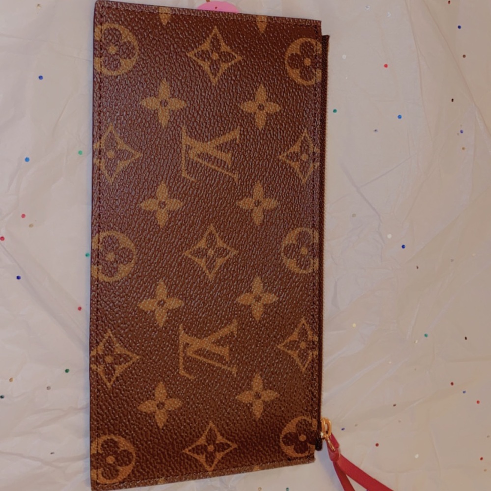 Monogram LV insert